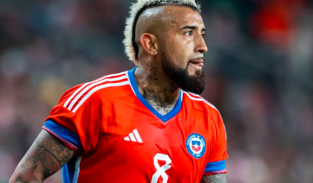 Arturo Vidal se alista para su debut con Colo Colo en un triangular amistoso
