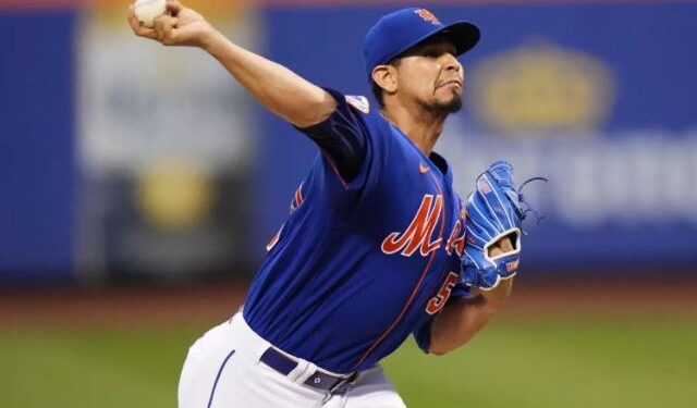 Venezolano Carlos Carrasco regresará a su primer equipo en Grandes Ligas