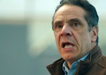 Andrew Cuomo acosó a docena de mujeres cuando era gobernador de Nueva York, según Departamento de Justicia