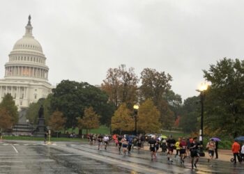 Líderes demócratas y republicanos en el Congreso de Estados Unidos dieron a conocer el domingo un proyecto de ley de gastos a corto plazo.