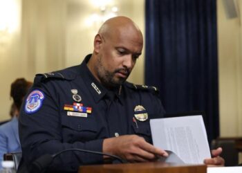 Expolicía que defendió el Capitolio en el asalto presenta su candidatura a legislador