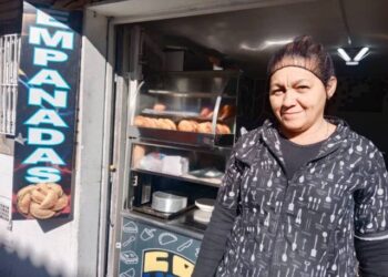 Dejó una próspera pastelería en Venezuela para conquistar a Bogotá con sus empanadas