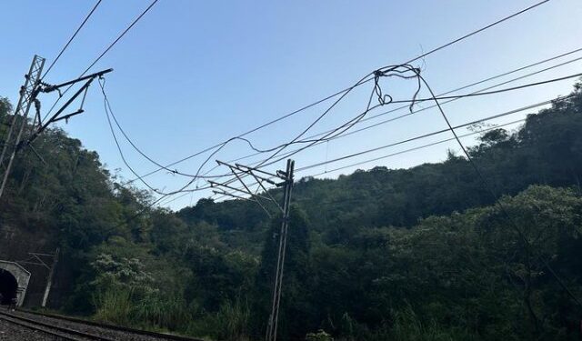 Ferrocarril de los Valles del Tuy cesó sus operaciones tras corte del hilo conductor electrificado