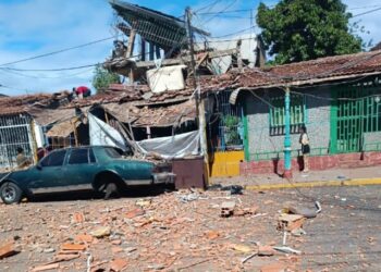 Fatídico 1 de enero en Anzoátegui: explosión por fuga de gas en una vivienda dejó dos fallecidos y varios heridos (IMÁGENES)