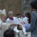 El papa Francisco bautiza a niñas y niños en la capilla Sixtina (IMÁGENES)