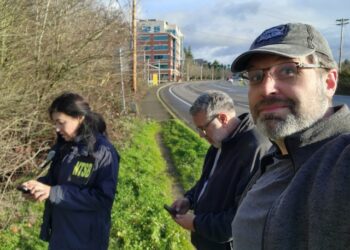 iPhone se cayó del vuelo de Alaska Airlines a cinco mil metros de altura y ocurrió lo que ninguno esperaba