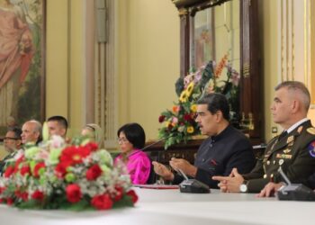 Maduro pretende imponer en Venezuela una oposición a su gusto