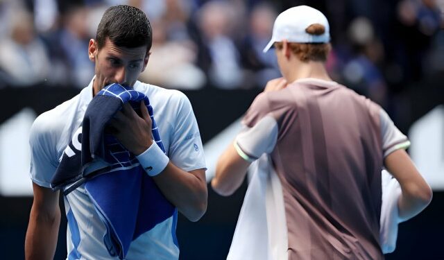 Los momentos de furia de Djokovic en la derrota ante Sinner: fuerte discusión y raquetazo a un micrófono