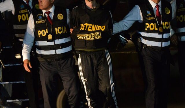 Venezolano acusado de quemar viva a su expareja llegó a Perú extraditado de Colombia