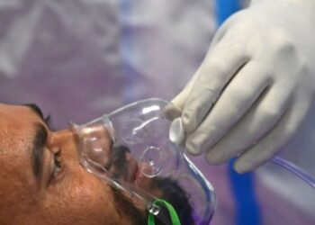 Variante JN.1 se convierte en la cepa de Covid-19 más dominante en EEUU