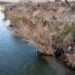 Gobernador de Texas culpó al gobierno de Biden por la muerte de migrantes que intentan llegar a EEUU