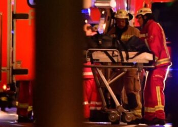 Cable cayó sobre una camioneta durante tormenta en Oregón y acabó con la vida de tres personas