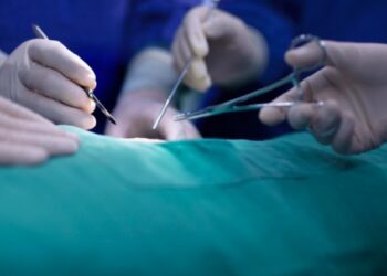 ICE permitió cirugías para extirpar el útero a inmigrantes que no las necesitaban