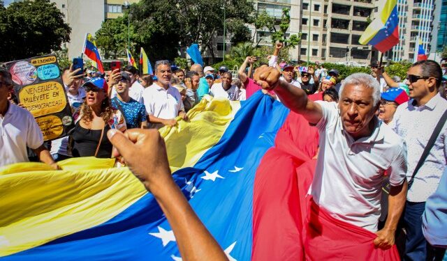 El 70% de los venezolanos rechaza las inhabilitaciones políticas, según encuesta