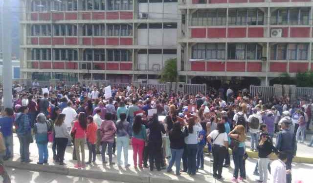 Lucha de trabajadores de la ULA en Mérida por un salario digno se reactiva este 2024