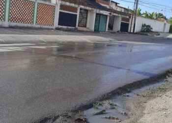 Año nuevo, mismos problemas: Aguas servidas corren libremente por San Juan de los Morros