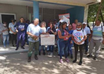 Maestros en Falcón: “Tenemos miedo de enfermarnos o morirnos porque no tenemos un medio para pagar”