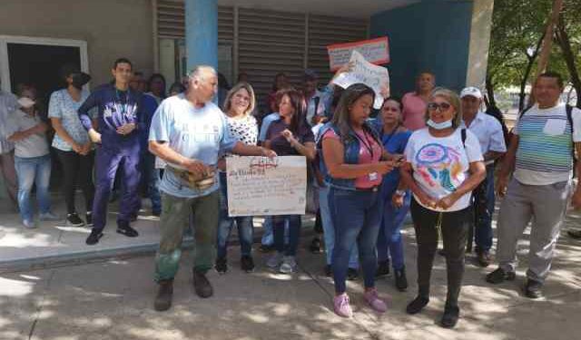 Maestros en Falcón: “Tenemos miedo de enfermarnos o morirnos porque no tenemos un medio para pagar”