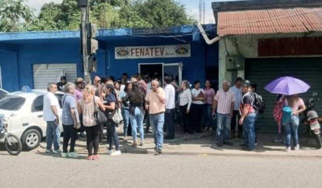 Denuncian en Fiscalía de Barinas agresiones de la DIE contra tres mujeres y un menor en sede de Fenatev