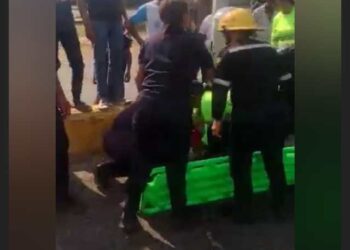 En Achaguas están mosca con la “tronera de la muerte”… mientras el chavismo se pasea en “camionetotas”