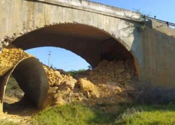 Falcón: más de un año incomunicados porque un puente se volvió “ñoña” y el chavismo es puro “bla bla bla”