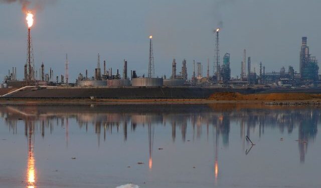 Refinerías estatales indias unirán fuerzas para impulsar compras de crudo venezolano