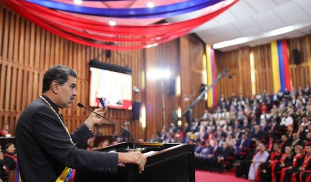 Maduro prepara “uso masivo” de brazaletes electrónicos para confinar a quienes cometan “delitos menores”