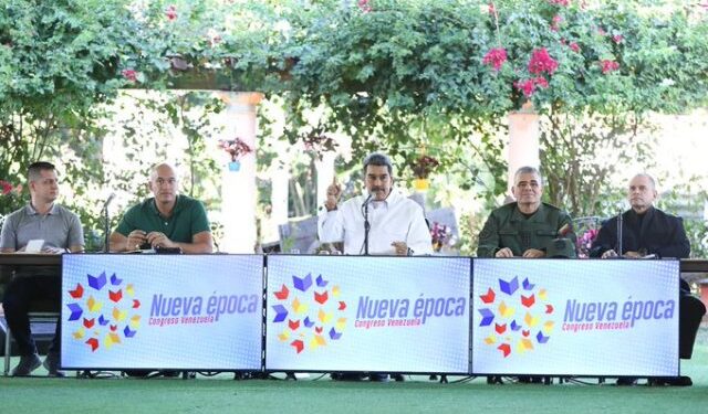 Nicolás Maduro acusó al profesor Víctor Venegas de recibir “billete parejo” para “crear guarimbas”