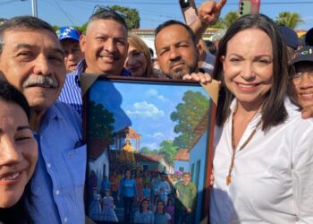 María Corina Machado visita a la Divina Pastora en Barquisimeto (Video)