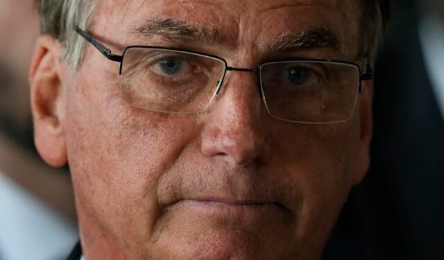 Contraloría brasileña aseguró que el certificado de vacuna anticovid de Bolsonaro es falso