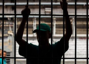 Extorsión desde las cárceles continúa poniendo en jaque a autoridades en Colombia