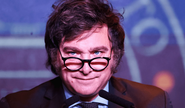 Milei decreta que 2024 sea el “Año de la Defensa de la Vida, la Libertad y la Propiedad”