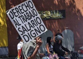 Se estiman hasta tres ajustes del salario en Venezuela este 2024, según experto