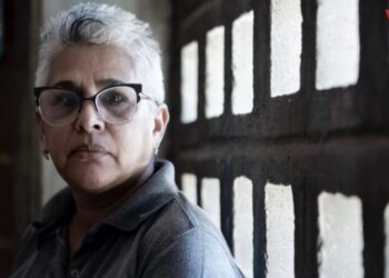 EN FOTOS: El día a día de una maestra venezolana con cuatro empleos