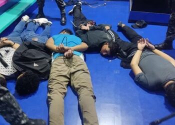 Explosiones, saqueos, tiroteos y escapes de presos: Ecuador sumido en el caos