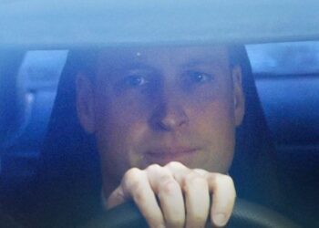 Primeras imágenes del príncipe Guillermo visitando en el hospital a su esposa Kate