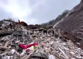 Deslizamiento de tierra sepulta a 47 personas en suroeste de China