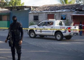 Un hombre es detenido en El Salvador por la muerte de su hija de siete años tras una golpiza