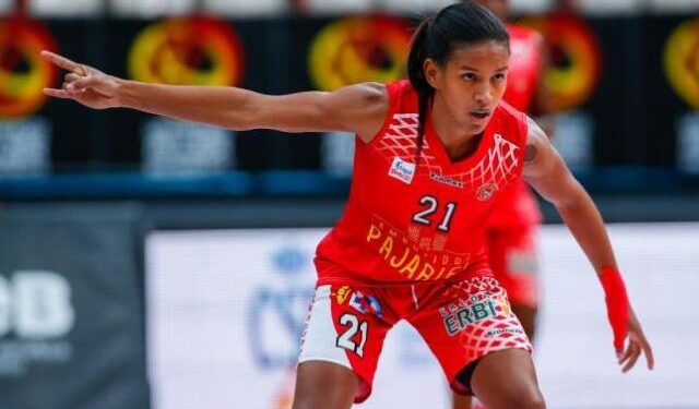La basquetbolista venezolana Roselis Silva, intervenida del ligamento cruzado de la rodilla