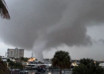Tornado azotó Fort Lauderdale mientras tormentas avanzan por Florida (Videos)