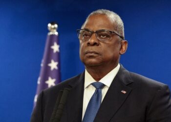 Solicitan al jefe del Pentágono que testifique por no notificar su hospitalización