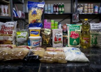 ¿Cuántos salarios necesita un docente venezolano para cubrir la Canasta Alimentaria Familiar?