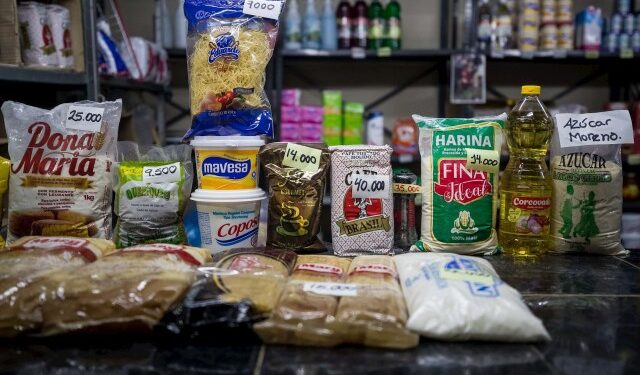 ¿Cuántos salarios necesita un docente venezolano para cubrir la Canasta Alimentaria Familiar?