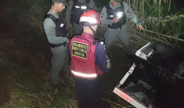 Madre e hijo murieron tras volcamiento de un camión en Carabobo