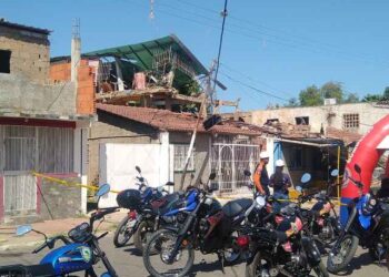 “Nunca había escuchado un ruido así”: Vecinos siguen conmocionados tras explosión en Puerto La Cruz