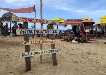 EN IMÁGENES: alta afluencia de temporadistas en La Guaira durante la primera semana de 2024