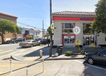 Robo de película en California: se llevaron un cajero automático de la manera más insólita (VIDEO)