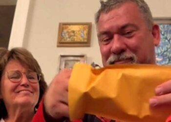 Mujer esperó 30 años para hacerle un regalo especial a su papá en Tennessee (VIDEO)