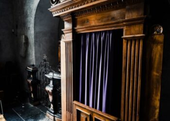 De impacto: sacerdote católico de Misuri solicitó sexo a una persona durante la confesión