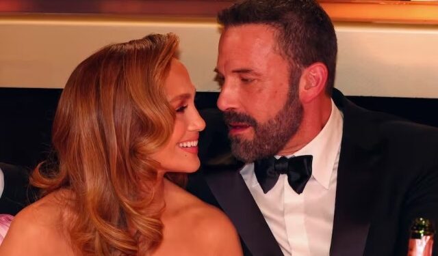 Del beso entre Timothée Chalamet y Kylie Jenner al “piquito” de Ben Affleck y JLo: el romance viral en los Globos de Oro